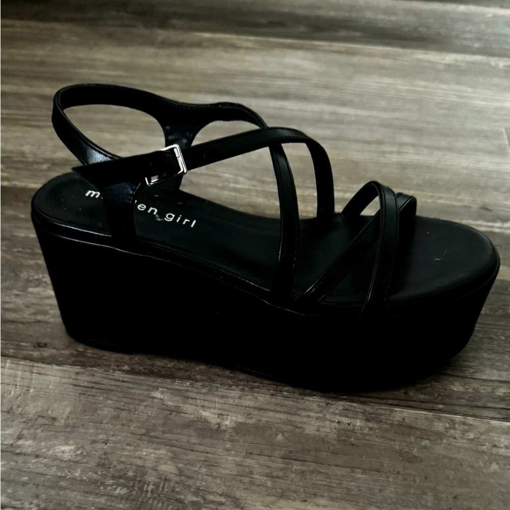 Black platform sandals